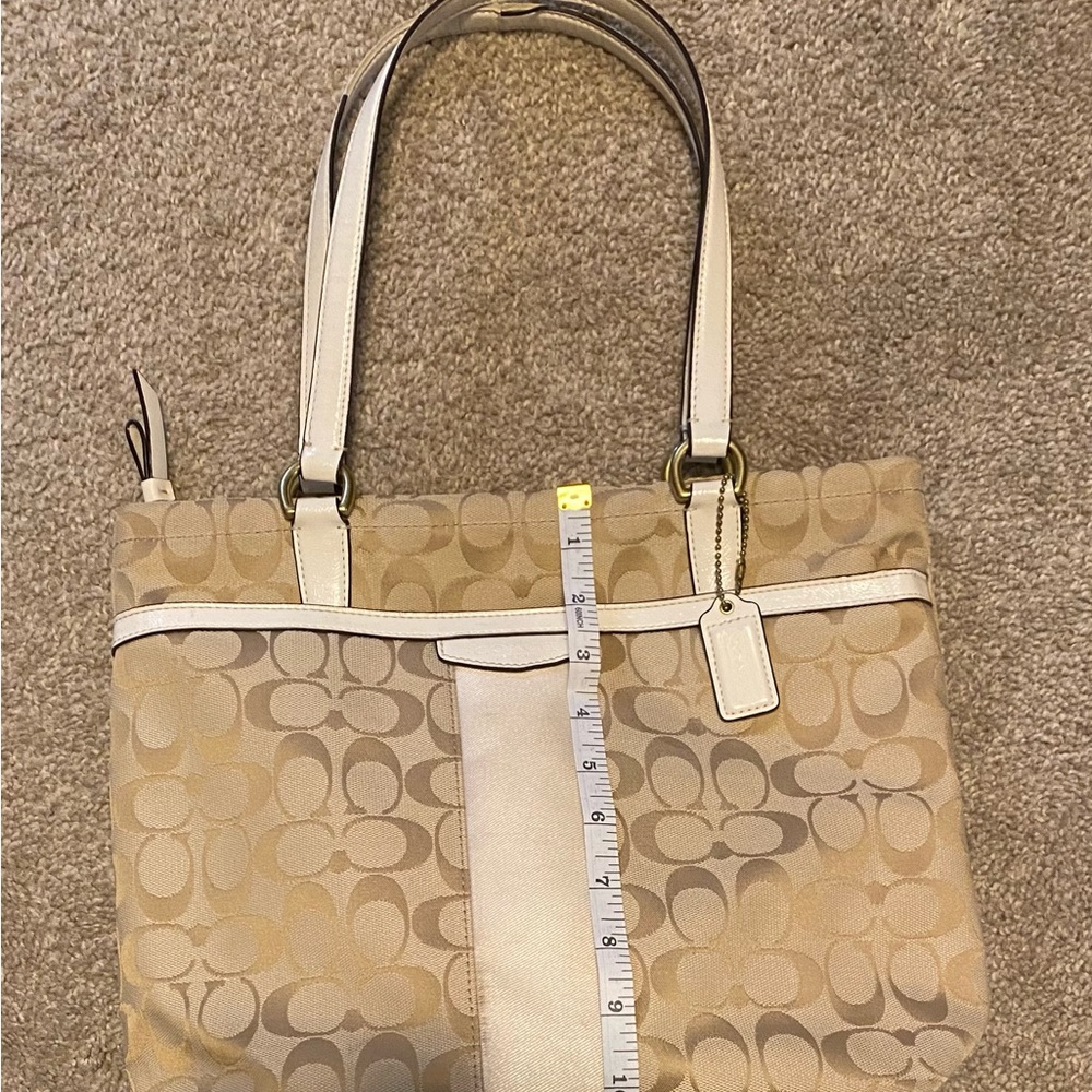 Coach Beige Signature Canvas Shoulder Bag with Cream Trim - Picture 4 of 10